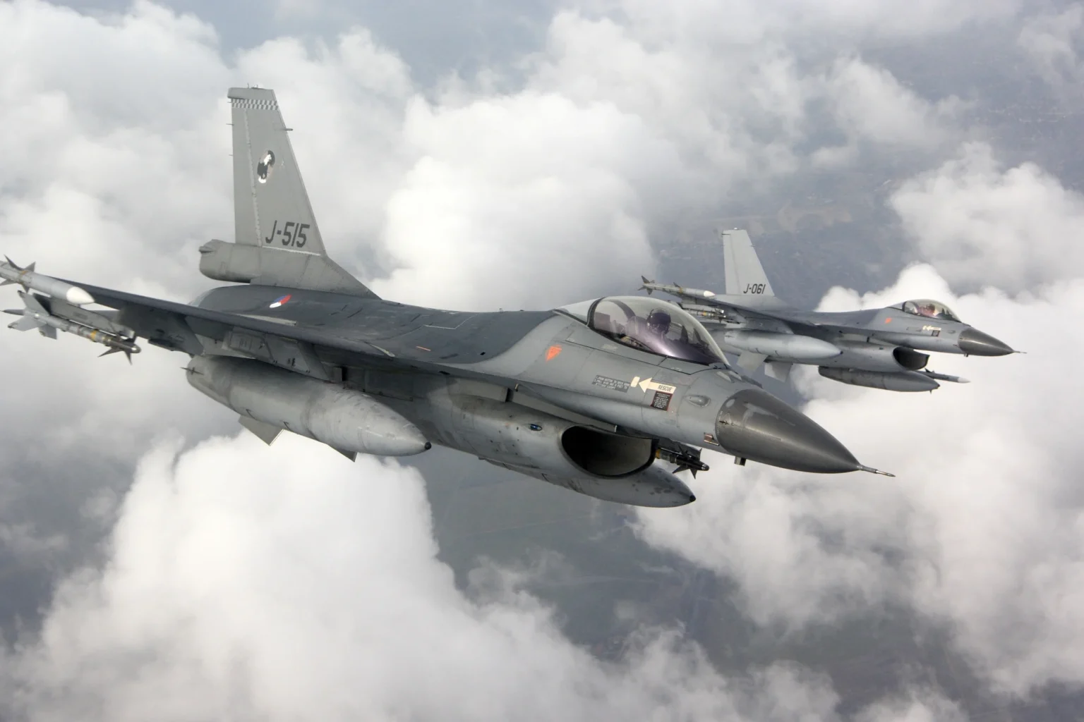 Ξεκάθαρη η Ολλανδία για τα Ουκρανικά F-16: «Μπορούν να πλήξουν και τη Ρωσία»