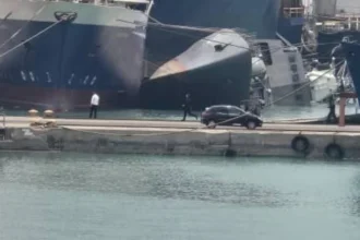 Η Ιρανική Φρεγάτα Sahand ανετράπη και ημιβυθίστηκε
