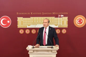 «Παραμύθι η Γαλάζια Πατρίδα» λέει Τούρκος βουλευτής - Πώς αντέδρασε το κόμμα του Ερντογάν
