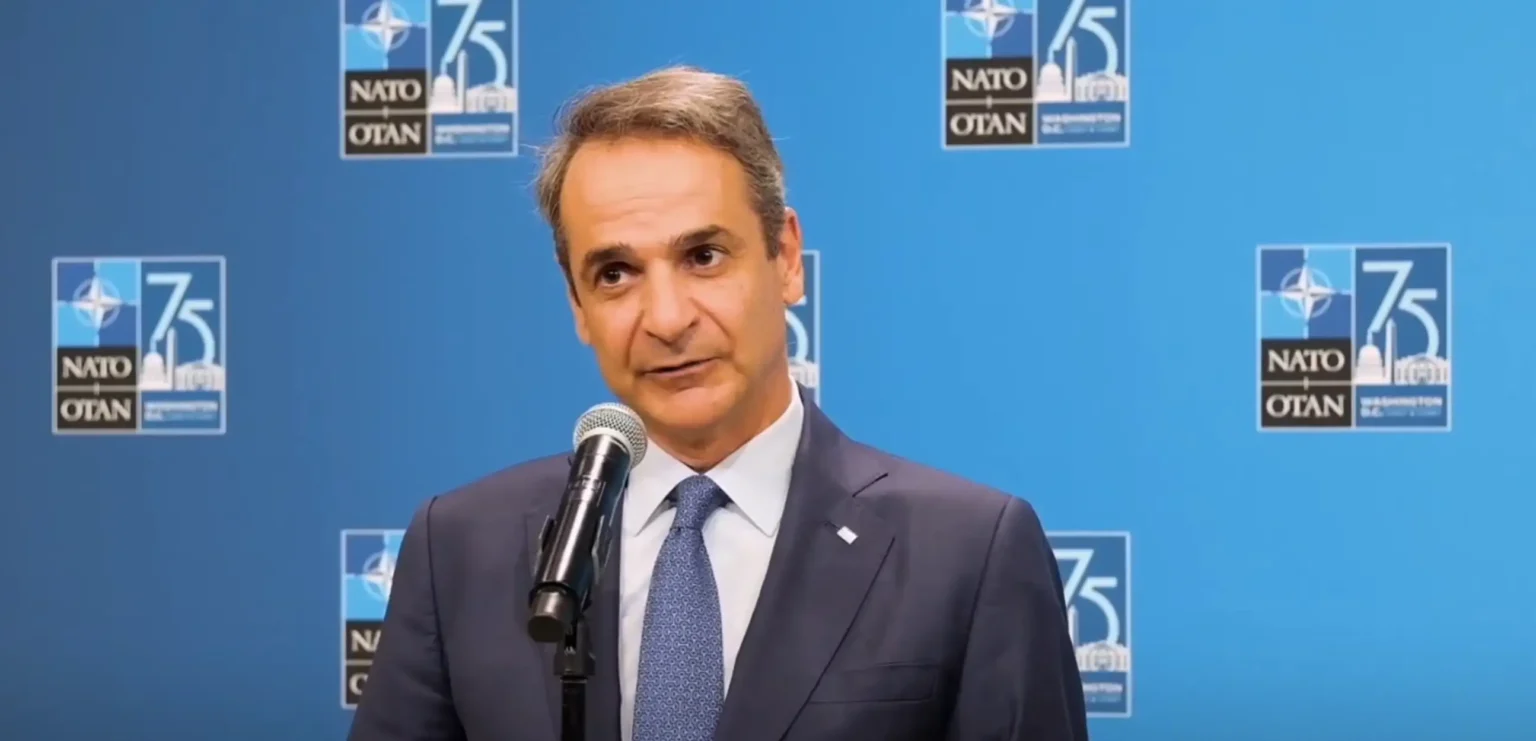 Πρωθυπουργός στο ΝΑΤΟ: «Στηρίζουμε την Ουκρανία - Θα διασφαλίσουμε ότι η Ρωσία δεν θα κερδίσει τον πόλεμο» - Τι απάντησε και για εκλογές ΗΠΑ