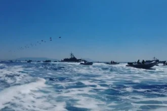 Η Τουρκία απειλέι ξανά την Κύπρο «Μπορεί να έρθουμε ένα βράδυ» - Βίντεο με αρμάδα αλλά και υπενθύμιση της «άλωσης της Κωνσταντινούπολης»