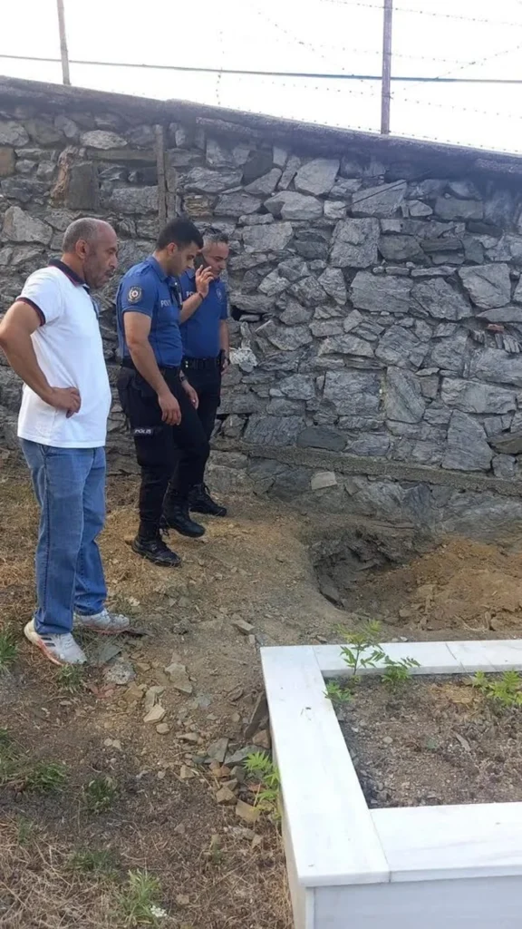 Η Ελλάδα καταδικάζει την βεβήλωση ελληνικού κοιμητηρίου στην Τουρκία - Τι αναφέρει το ΥΠΕΞ