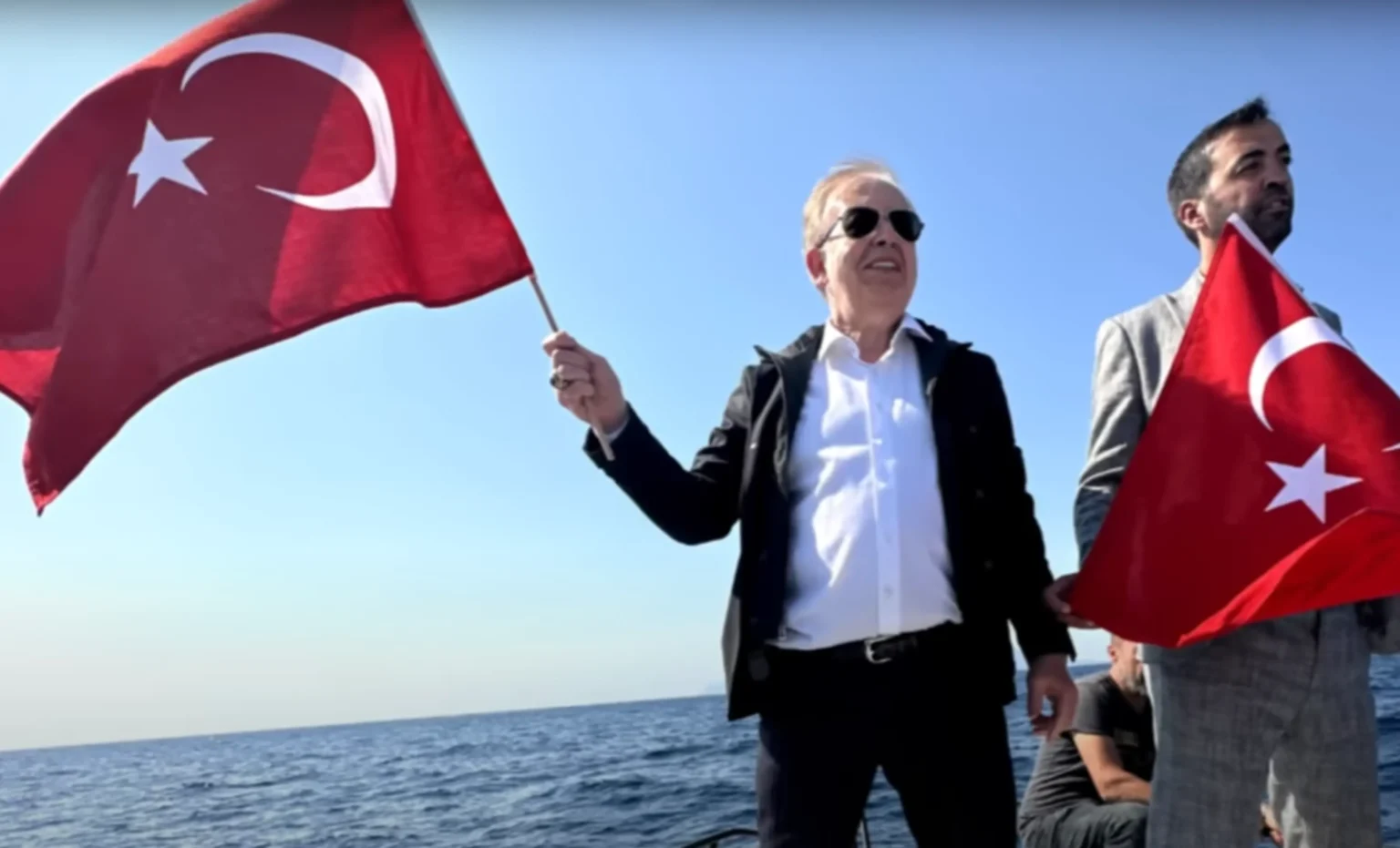 «Τζάμπα μάγκας» ο Τζιχάτ Γιαϊτζί: Σήκωσε τουρκική σημαία χιλιόμετρα μακριά από την ελληνική Ζουράφα