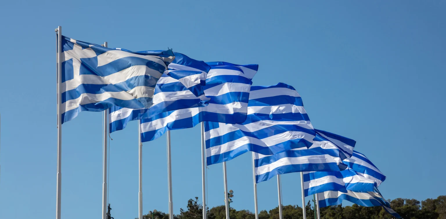 Επίθεση Αμερικανίδας σε ελληνικό εστιατόριο στις ΗΠΑ - Μπέρδεψε την ελληνική σημαία με του Ισραήλ