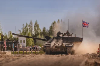 «Και Απόψε»: Η Βρετανία λέει ότι είναι έτοιμη για εμπλοκή με Ρωσία αν χρειαστεί - Τι ισχύει όμως πραγματικά για τις δυνάμεις της
