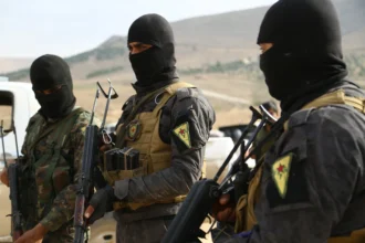 ΤΩΡΑ: Φονικές μάχες Κούρδων με Τούρκους μισθοφόρους στην Manbij της Βόρειας Συρίας