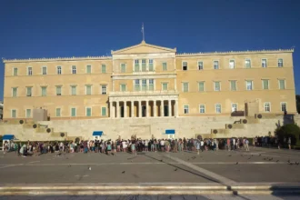 Παγώνουν οι αιτήσεις ασύλου σε πρόσφυγες από τη Συρία σε Ελλάδα και άλλες χώρες