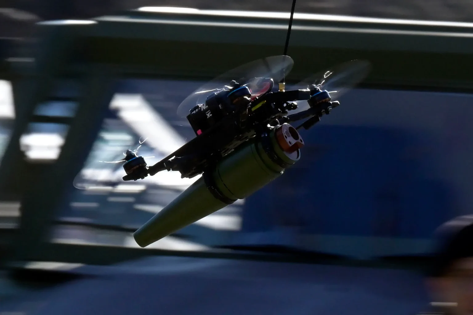 Η Σερβία αποκαλύπτει τα εγχώρια καμικάζι Drone "Komarac / Κουνούπι» + Βίντεο