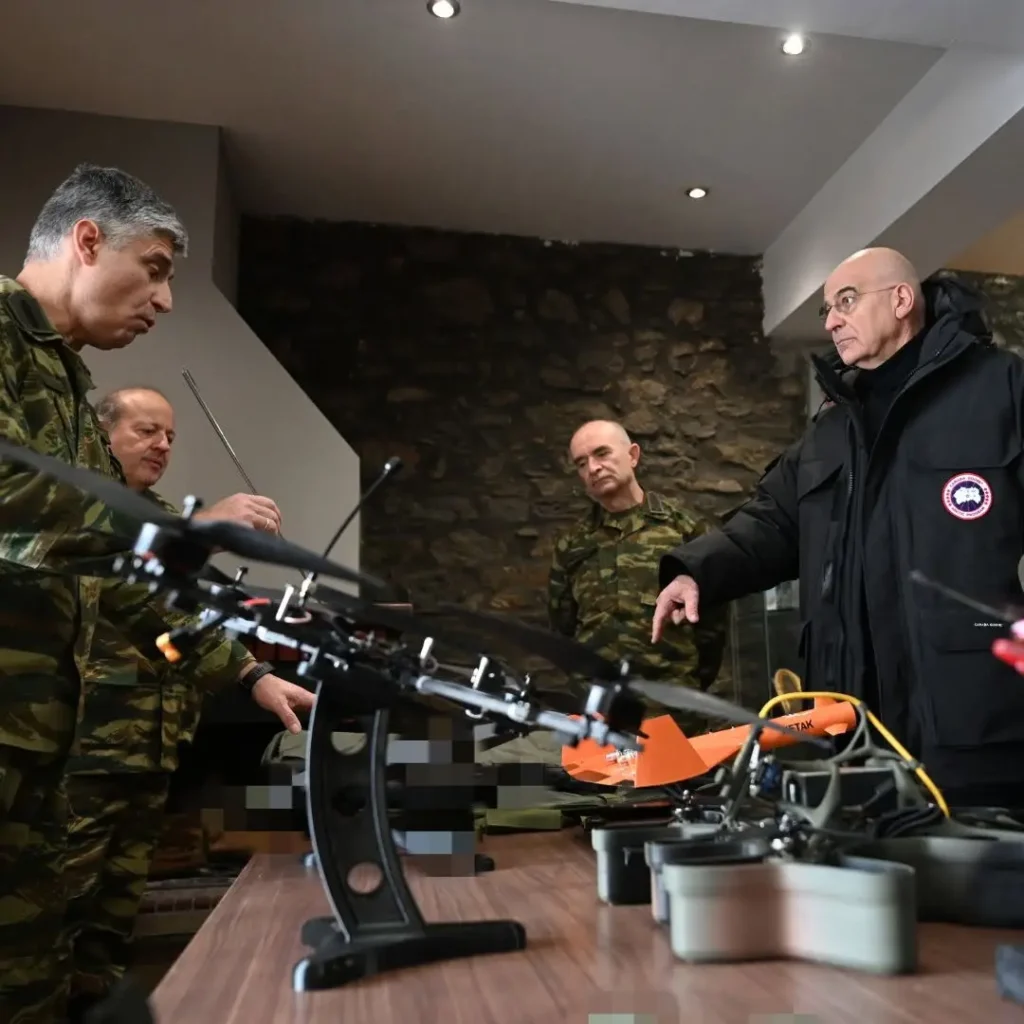 Επίσκεψη Δένδια στο ΚΕΟΑΧ: Επίδειξη Ελληνικών Drones και Περιπλανώμενων Πυρομαχικών του ΚΕΤΑΚ