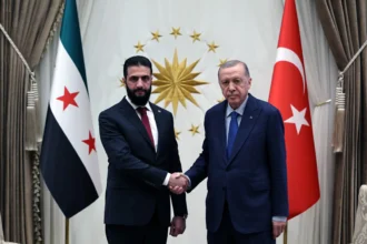 Βάσεις στη Συρία θέλει ο Ερντογάν - Τι συζητήθηκε κατά την επίσκεψη του Σαράα στην Τουρκία
