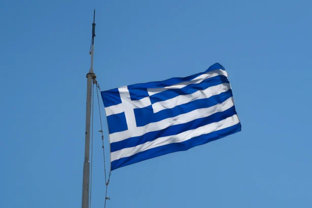 Η Ελλάδα προειδοποιεί τη νέα Συρία λέγοντας «όχι» σε παράνομη ΑΟΖ με την Τουρκία - Πίεση ΥΠΕΞ και για τους χριστιανικούς πληθυσμούς