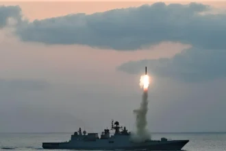 Βολές BrahMos από το Ινδικό Ναυτικό με ξεκάθαρο μήνυμα-βίντεο στο Πακιστάν: «Οπουδήποτε, οποτεδήποτε»