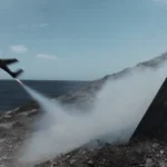 Κρυφός εκτοξευτής σε ακτή εκτοξεύει Ελληνικά καμικάζι Drones – Η νέα λύση άμυνας από τη Delian Alliance Industries + ΒΙΝΤΕΟ