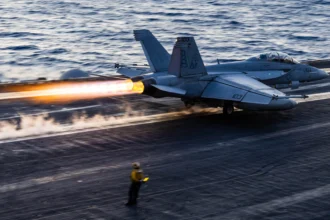 Δεύτερο μαχητικό F/A-18 έπεσε από το USS Harry S. Truman στην Ερυθρά Θάλασσα μέσα σε μία εβδομάδα
