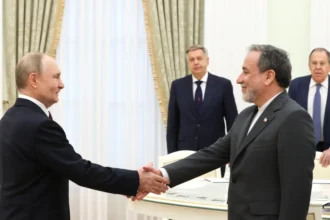 Γράμμα από τον Χαμενεΐ στα χέρια του Πούτιν: Τι ξέρουμε για την στήριξη της Ρωσίας σε Ιράν ως τώρα