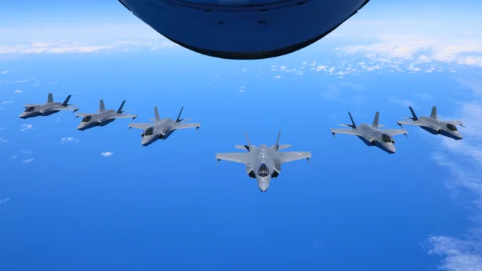 Πιθανό «Όχι» της Ινδίας στα F-35 του Τραμπ: Ποντάρει στη Ρωσία με Su-57 και μεταφορά τεχνολογίας - Τι ξέρουμε ως τώρα