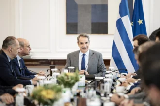 Η Ελλάδα μιλά για έδαφος της Ουκρανίας, νέες πληροφορίες για τη συνάντηση Τραμπ-Πούτιν από Αμερικανούς αξιωματούχους