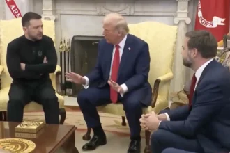 Σκληρό μήνυμα Τραμπ, απάντηση Ζελένσκι: Το διπλωματικό πόκερ στην Ουάσινγκτον με μενού τις απαιτήσεις της Ρωσίας