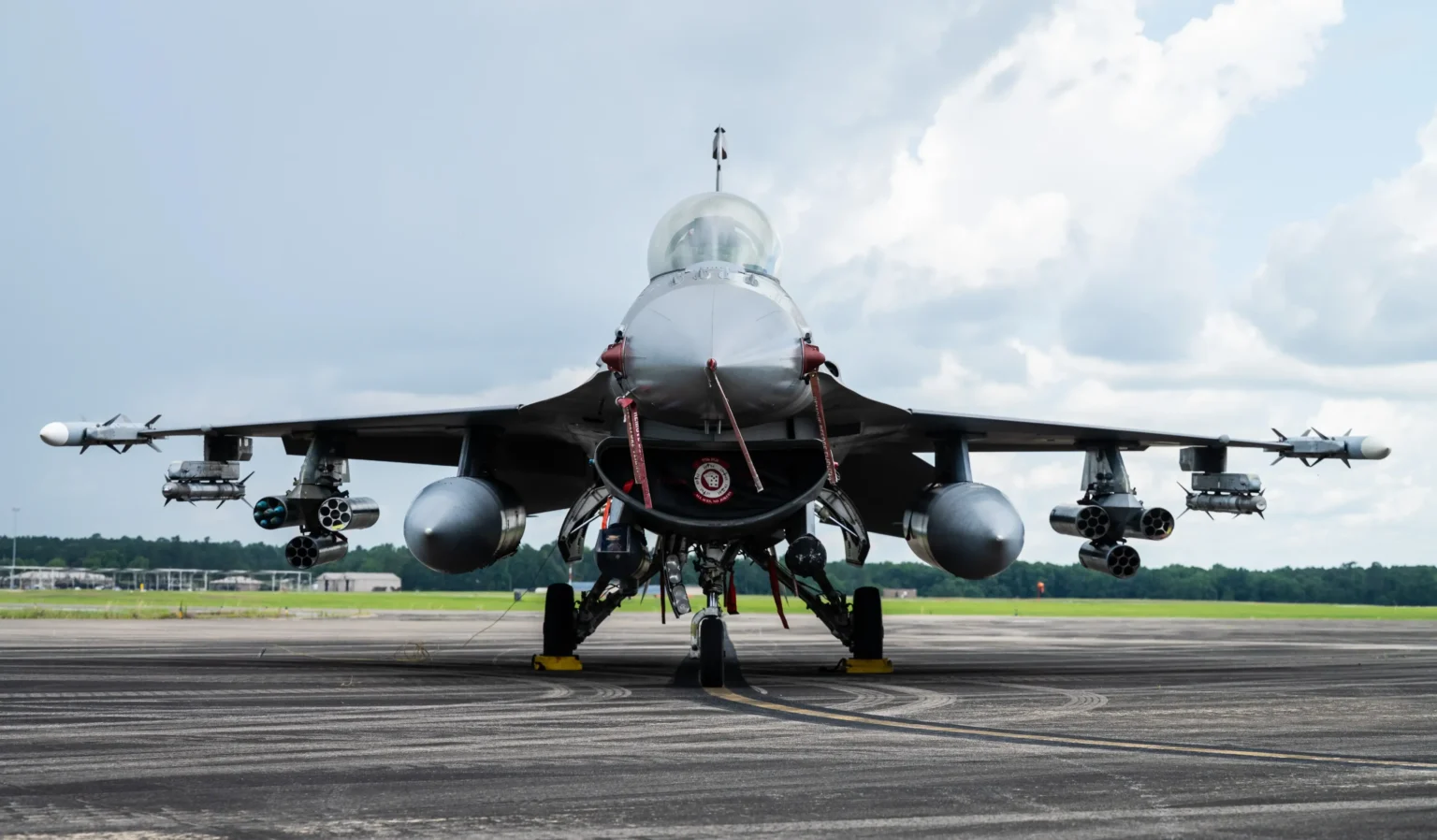 Δίνοντας πνοή στα F-16 Block 30 της ΠΑ: Φορέας APKWS και Test Bed για ελληνικά όπλα με νέους ρόλους
