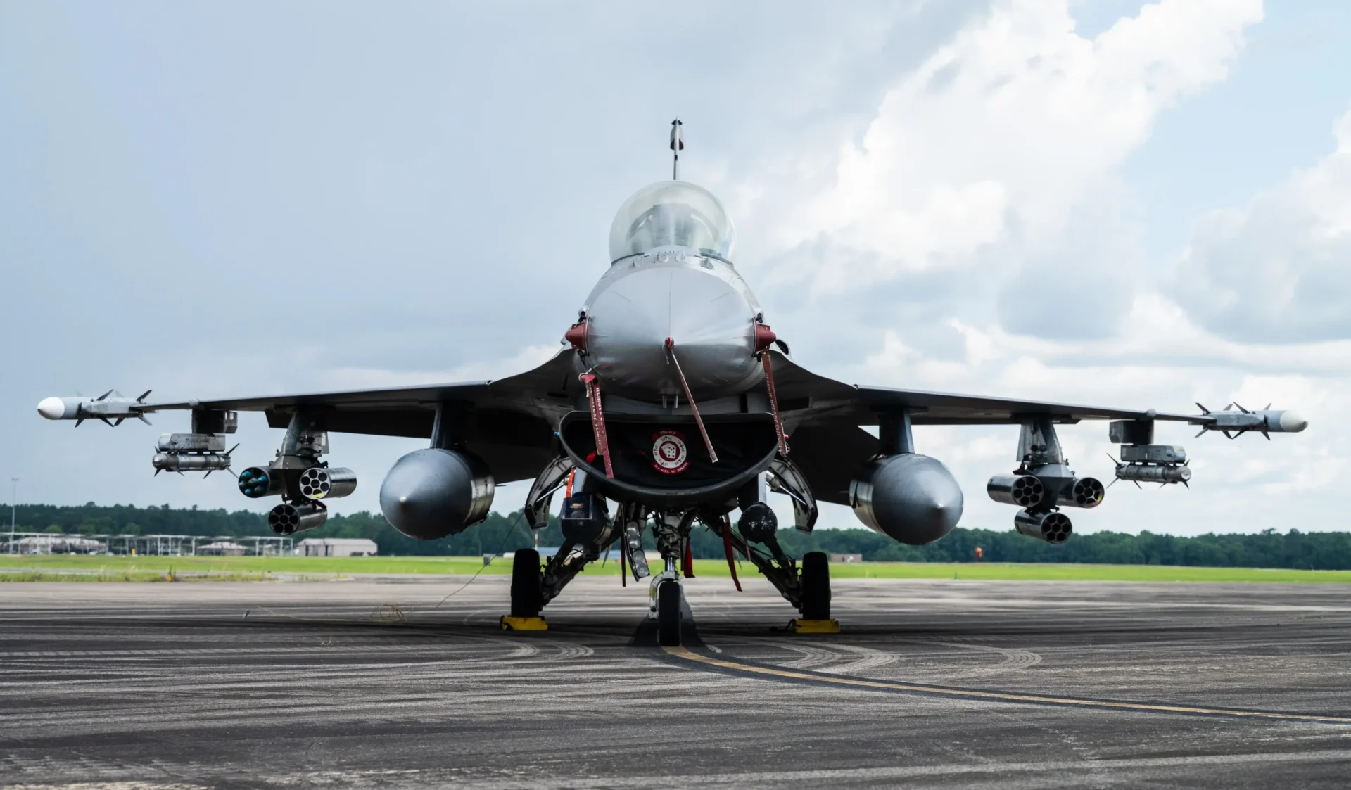 Δίνοντας πνοή στα F-16 Block 30 της ΠΑ: Φορέας APKWS και Test Bed για ελληνικά όπλα με νέους ρόλους