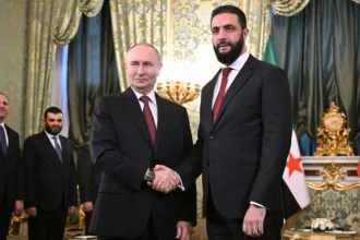 Απο εχθροί, συνεργάτες: Πούτιν και Αλ-Σαράα (Τζολάνι) στο Κρεμλίνο με μενού συζητήσεων