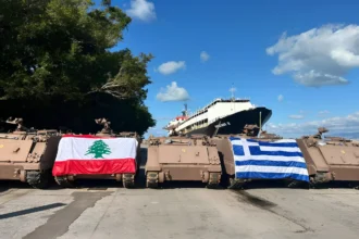 Λίβανος: Έφτασε η ελληνική στρατιωτική βοήθεια στη Βηρυτό – Παραδόθηκαν M113 και Steyr