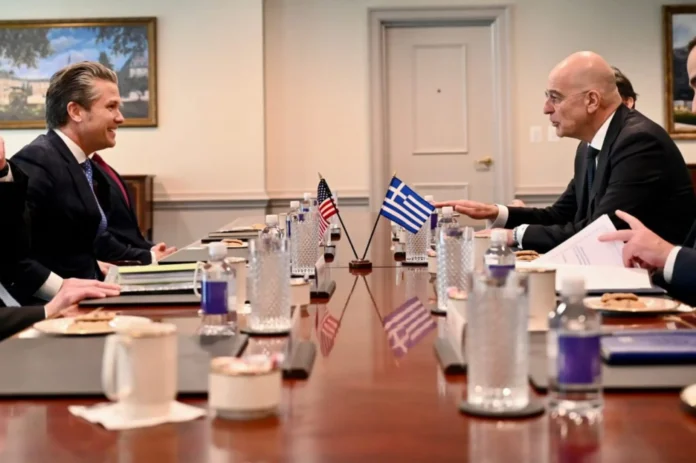 Συνάντηση Δένδια - Χέγκσεθ στην Ουάσιγκτον: Στο επίκεντρο F-35 και «Ατζέντα 2030»