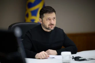 Ζελένσκι: ΗΠΑ και Ρωσία θέλουν το ίδιο πράγμα από εμάς - «Δεν χάνουμε τον πόλεμο όμως»