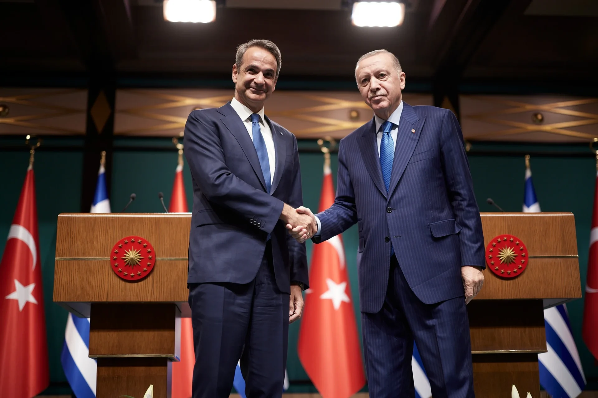 Συνάντηση Μητσοτάκη-Ερντογάν: Απάντηση ΥΠΕΞ για οριοθέτηση θαλάσσιων ζωνών και δηλώσεις Φιντάν