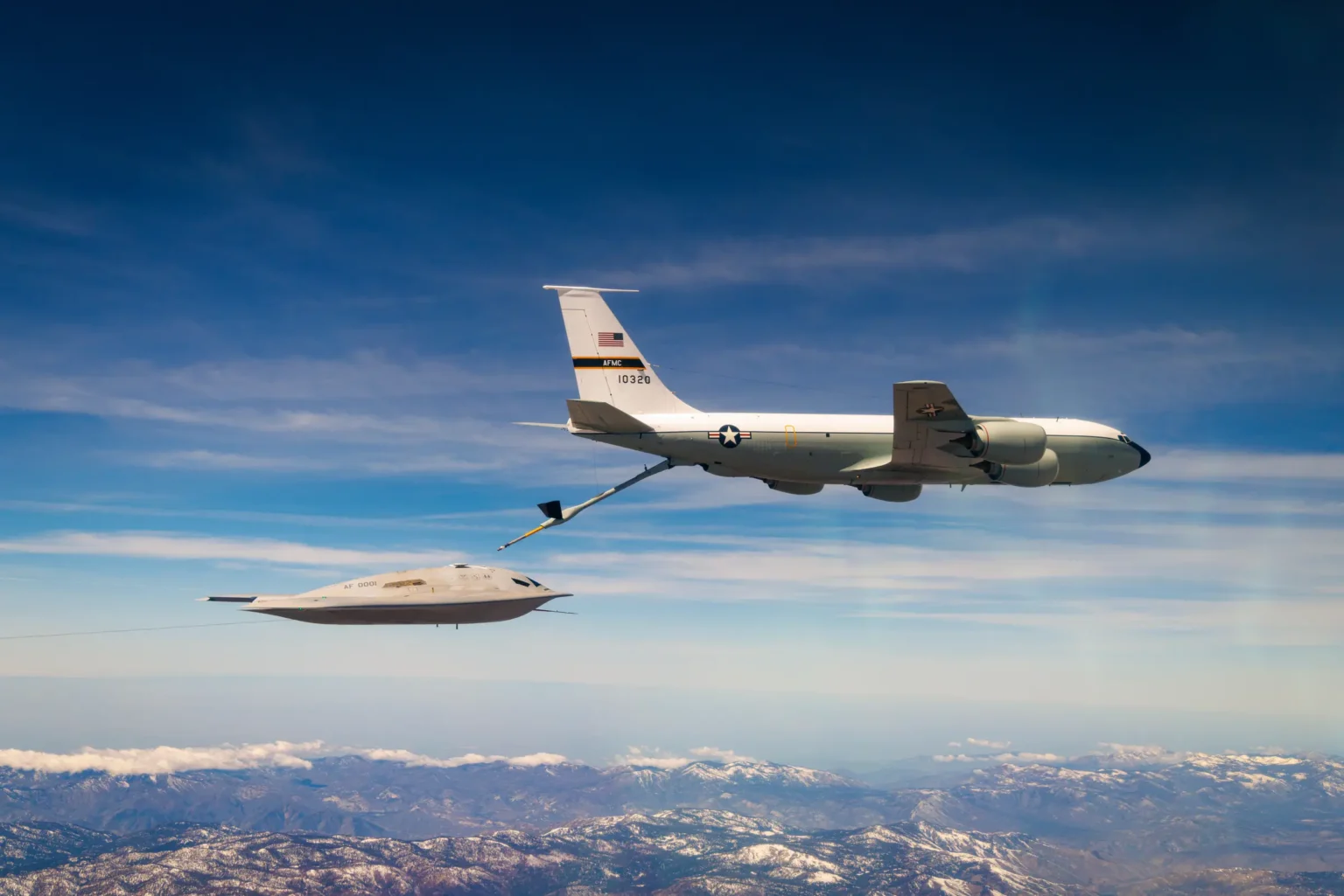 B-21 Raider: Επιτυχής εναέριος ανεφοδιασμός για το νέο stealth στρατηγικό βομβαρδιστικό των ΗΠΑ - Δείτε εικόνες