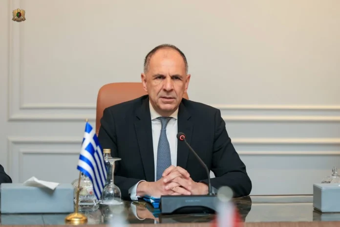 Εξαιρετικά σημαντική επίσκεψη στην Τρίπολη για ΑΟΖ και Μεταναστευτικό από τον ΥΠΕΞ