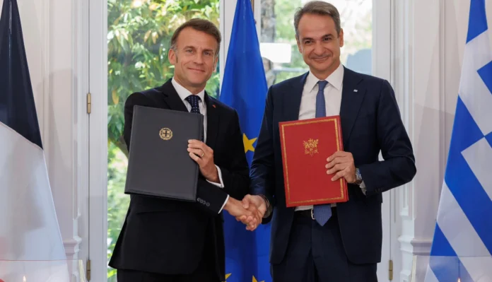 Υπογραφή 9 συμφωνιών με Γαλλία - «Μπετόν Αρμέ» η δέσμευση για αμοιβαία συνδρομή