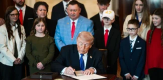 «Σχεδόν τελείωσε ο πόλεμος Ιράν-ΗΠΑ»: Τι ξέρουμε για τις διαπραγματεύσεις – Αναμονή για σημαντικές δηλώσεις Τραμπ σήμερα «Σχεδόν τελείωσε ο πόλεμος Ιράν-ΗΠΑ»: Τι ξέρουμε τις διαπραγματεύσεις - Αναμονή για σημαντικές δηλώσεις Τραμπ σήμερα