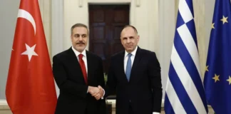 «Δεν οφείλουμε εξηγήσεις» απαντά η Αθήνα στην Τουρκία μετά της δηλώσεις Φιντάν για «περικύκλωση της Τουρκίας»