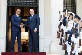 Μετά τα M113, ο Αούν στην Αθήνα: Η Ελλάδα στο πλευρό του Λιβάνου στη δύσκολη νέα αρχή