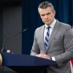ΗΠΑ-Ιράν: «Στο τραπέζι νέα πλήγματα» λέει ο Χέγκσεθ, «Γεμάτο» το οπλοστάσιο των Φρουρών της Επανάστασης απαντά το Ιράν