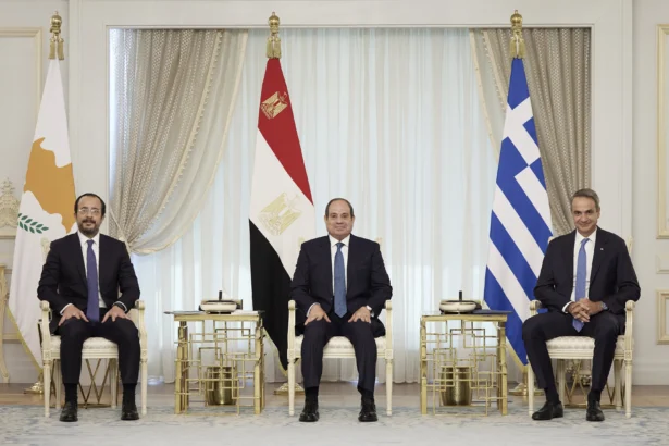 Ελλάδα–Κύπρος–Αίγυπτος: Κοινό μέτωπο σε ενέργεια, θαλάσσιες ζώνες και περιφερειακή ασφάλεια