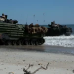 AAV-7 των Αμερικανών Πεζοναυτών σε αμφίβια απόβαση