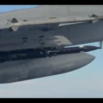 BLACKBEARD: Οι ΗΠΑ έδειξαν για πρώτη φορά τον νέο υπερηχητικό πύραυλο σε πτήση με F/A-18