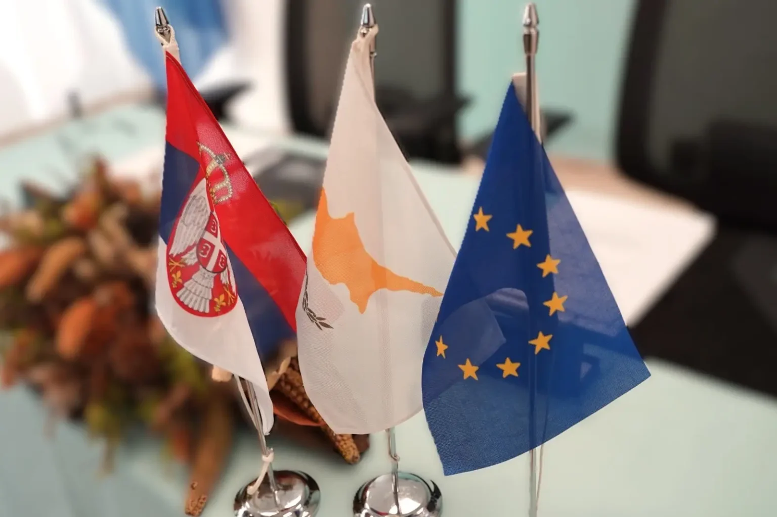 Κύπρος–Σερβία: Υπογράφηκε Μνημόνιο Συνεργασίας των υπουργείων Άμυνας – Εμβαθύνεται η συνεργασία στην προμήθεια αμυντικών συστημάτων