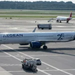 Αεροσκάφος Airbus A321neo της AEGEAN, με νηολόγιο SX-NAM, τροχοδρομεί σε διάδρομο αεροδρομίου