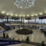 Η κεντρική αίθουσα του τερματικού σταθμού του διεθνούς αεροδρομίου Βασιλιάς Φαχντ στο Νταμάμ