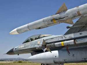 AIM-120 – οπλισμός αεροσκαφών