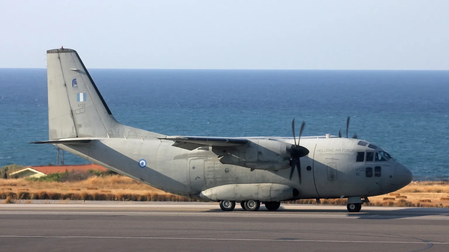 Μεταγωγικό αεροσκάφος C-27J Spartan της Πολεμικής Αεροπορίας στο αεροδρόμιο Ηρακλείου