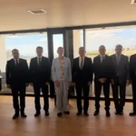 Οι αντιπροσωπείες της Ελλάδας και της Αιγύπτου σε κοινή φωτογραφία στο Υπουργείο Εξωτερικών στην Αθήνα