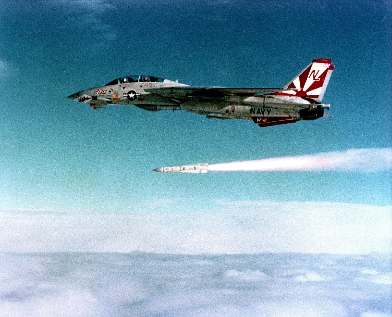 F-14A της VF-111 εκτοξεύει πύραυλο AIM-54C Phoenix