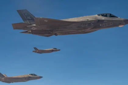 Μαχητικά F-35A της Αμερικανικής Αεροπορίας σε πτήση