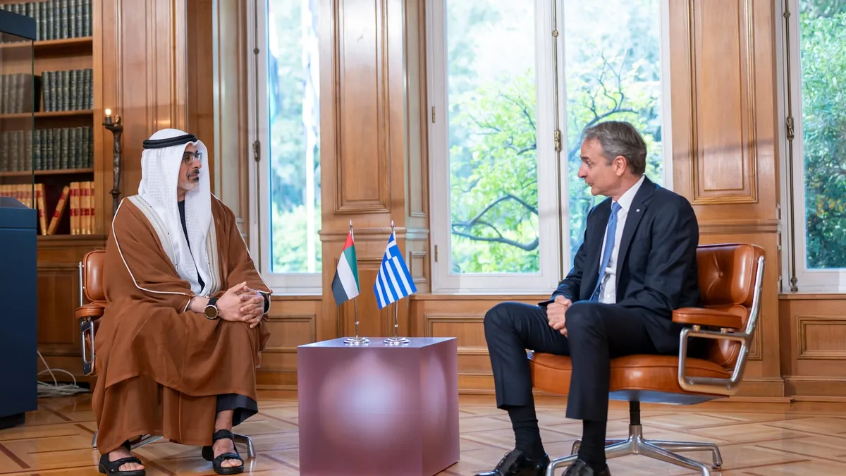 Ο Σεΐχης Χάλεντ μπιν Μοχάμεντ και ο Κυριάκος Μητσοτάκης στην Αθήνα