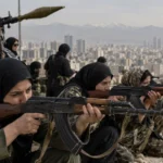 Γυναίκες στο Ιράν εκπαιδεύονται με Καλάσνικοφ και RPG στην Τεχεράνη