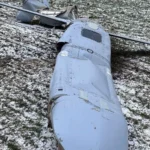 Συντρίμμια ρωσικού πυραύλου cruise Kh-101 σε χιονισμένο χωράφι